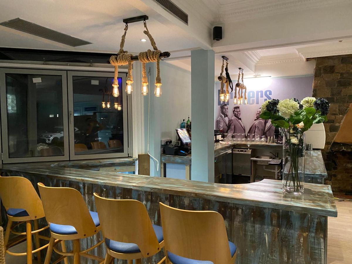Driftwood Inn Saint Saviour Экстерьер фото