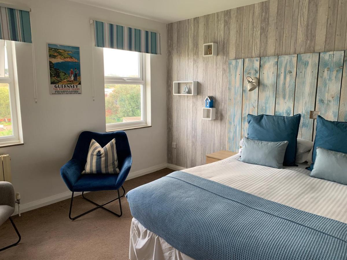 Driftwood Inn Saint Saviour Экстерьер фото