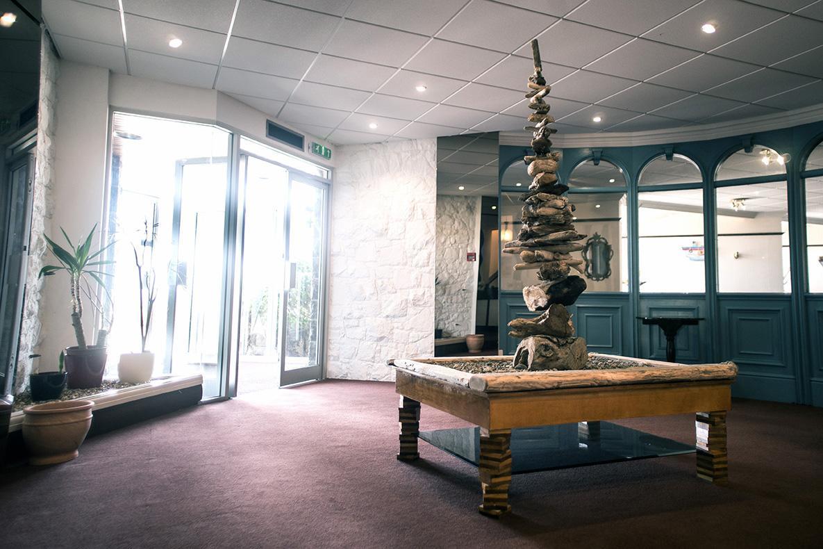 Driftwood Inn Saint Saviour Интерьер фото